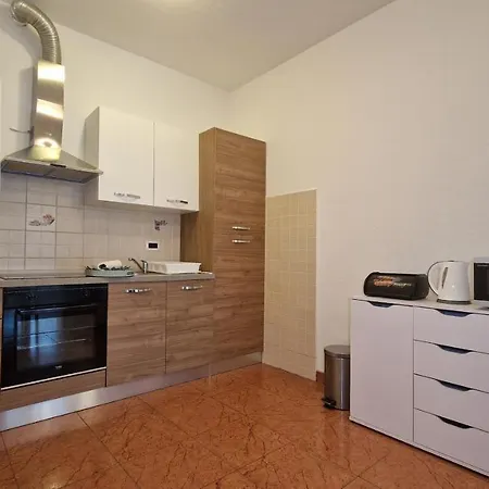 In Rijeka, Free Parking And Large Terrace, 15min Drive From The Apartment Rijeka
