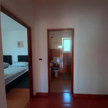 In Rijeka, Free Parking And Large Terrace, 15min Drive From The Apartment *