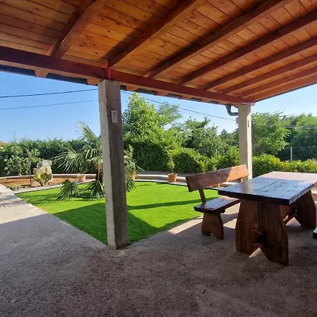Διαμέρισμα In Rijeka, Free Parking And Large Terrace, 15min Drive From The Ριέκα